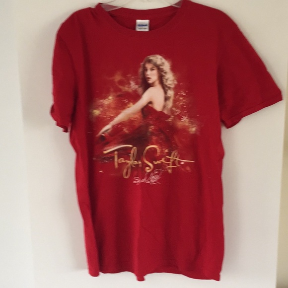 Taylor Swift speak now red concert tour tee M